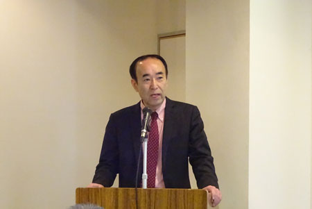 司会進行する田野辺隆男氏